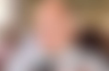 Evalúan otorgar tenencia al padre biológico en caso de niño golpeado