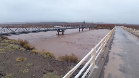 Confirman una importante crecida en la alta cuenca del río Colorado por intensas lluvias
