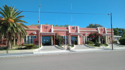 Vecinos de Winifreda plantean dificultades para pagar tasas municipales