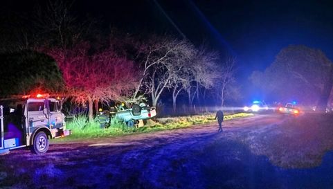 Trenel: un hombre en estado de alteración habría robado una camioneta y terminó volcando