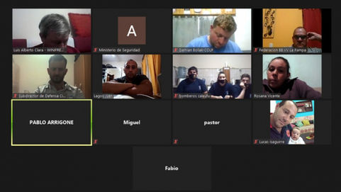 Luis Clara junto a bomberos y brigadistas coordinaron acciones de cara a la temporada de incendios