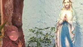 Irak : chaque matin, Sara, musulmane, va prier devant la Vierge de Lourdes