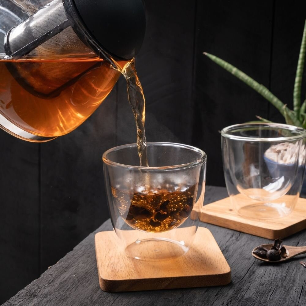 Thưởng thức trà cascara