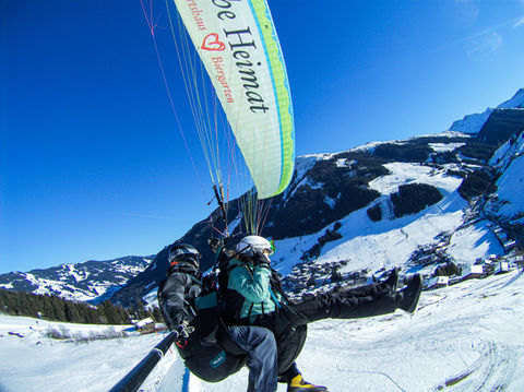 Flynsoul tandem paragliding Saalbach Hinterglemm