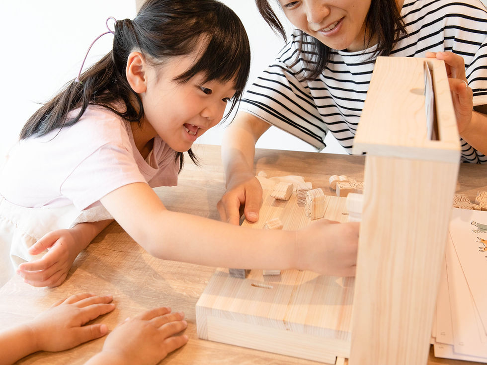 サムネイル： 親子で楽しめる森の小さな絵本劇場