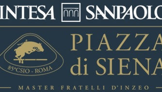 Waiting for Piazza di Siena