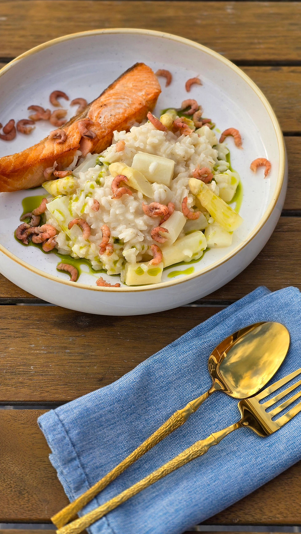 Asperge risotto met zalm en daslookolie