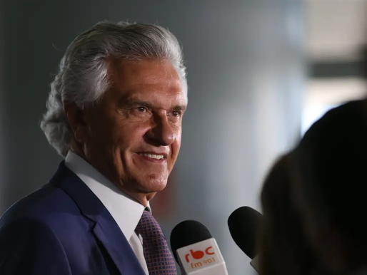 Ronaldo Caiado evita detalhes e é criticado em sabatina no JN