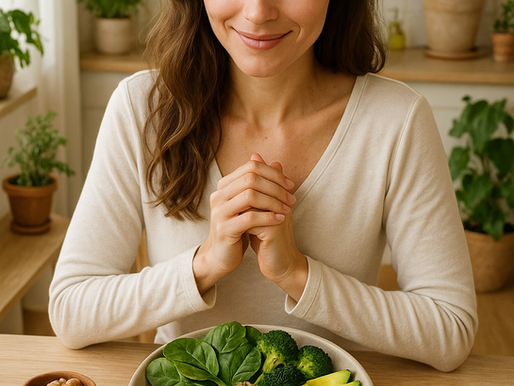 Femeie care mananca sanatos pentru creier