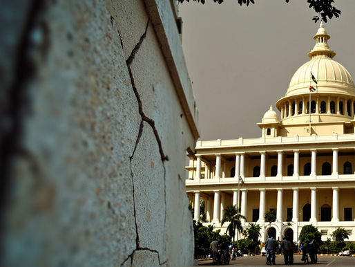 வாக்களிக்கும் முன் சிந்தியுங்கள்: அரசியல்வாதிகளும் அவர்களின் போலியான வாக்குறுதிகளும் ஏற்படுத்தும் விளைவுகள்