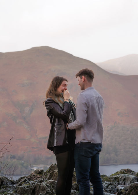 Man proposes to woman at Surprise view above Keswick proposal photography