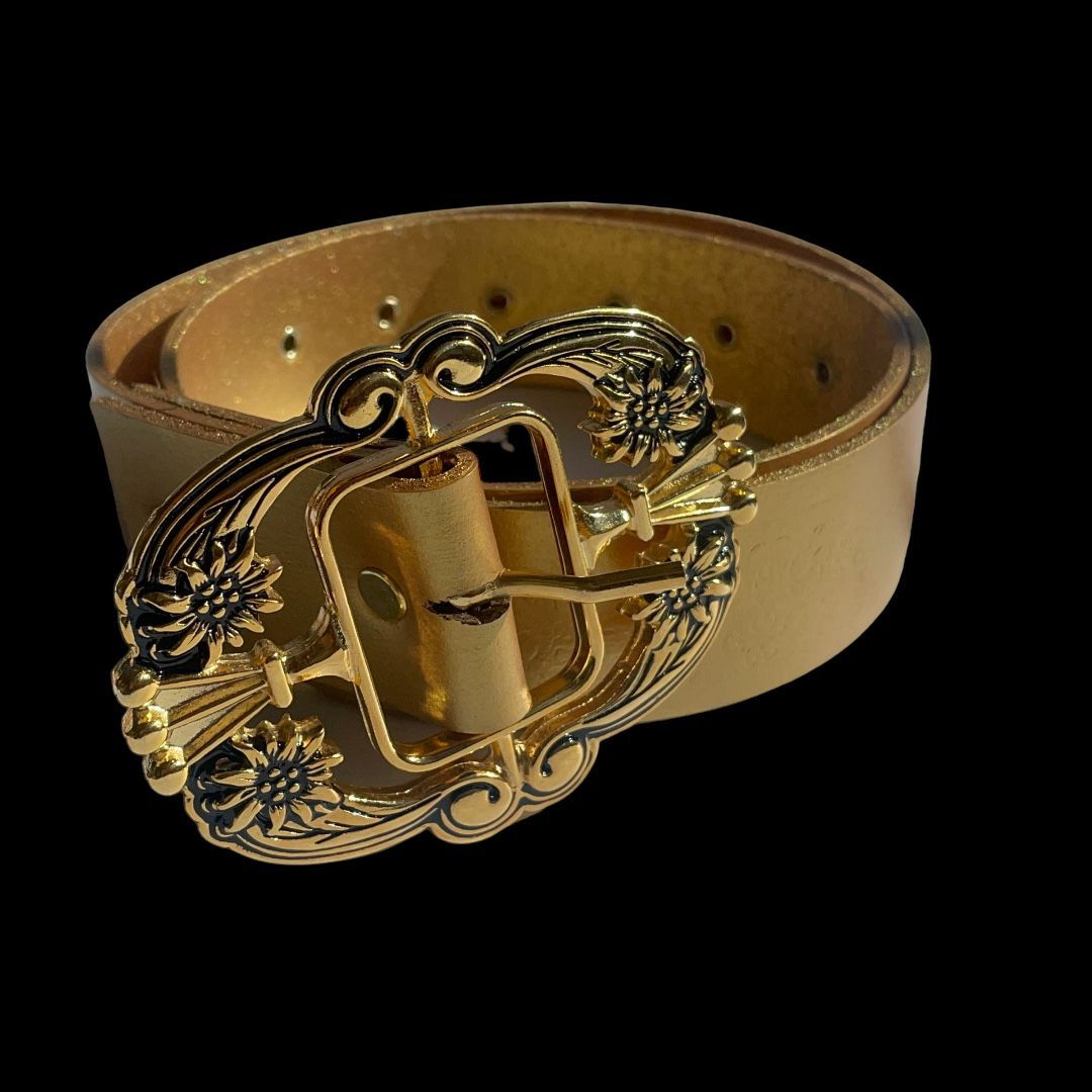 Cinto dourado fivela dourada