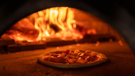 pizza-oven-burning-in-flames-getting-ready-to-bake-2022-10-05-20-55-14-utc_edited.jpg
