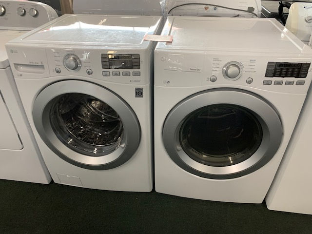 LG FRONT LOAD WASHER DRYER WHITE