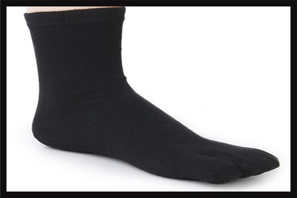 Thumbnail: Tabi Style Black Socks