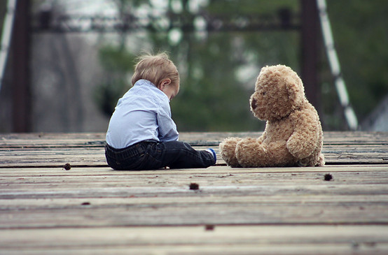 Bambino con Teddy Bear