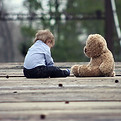 Baby mit Teddybären