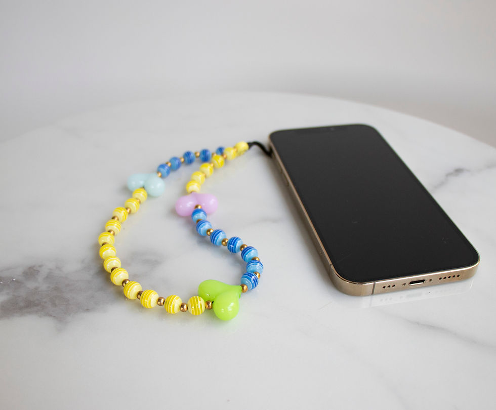 Thumbnail: Colorful beads with dreamy hearts, short mobile chain