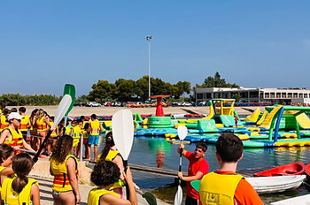 Students ready for their kayak activity in Barcelona
