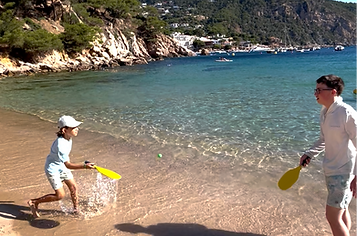 Student enjoying the beach with his host family in Costa Brava