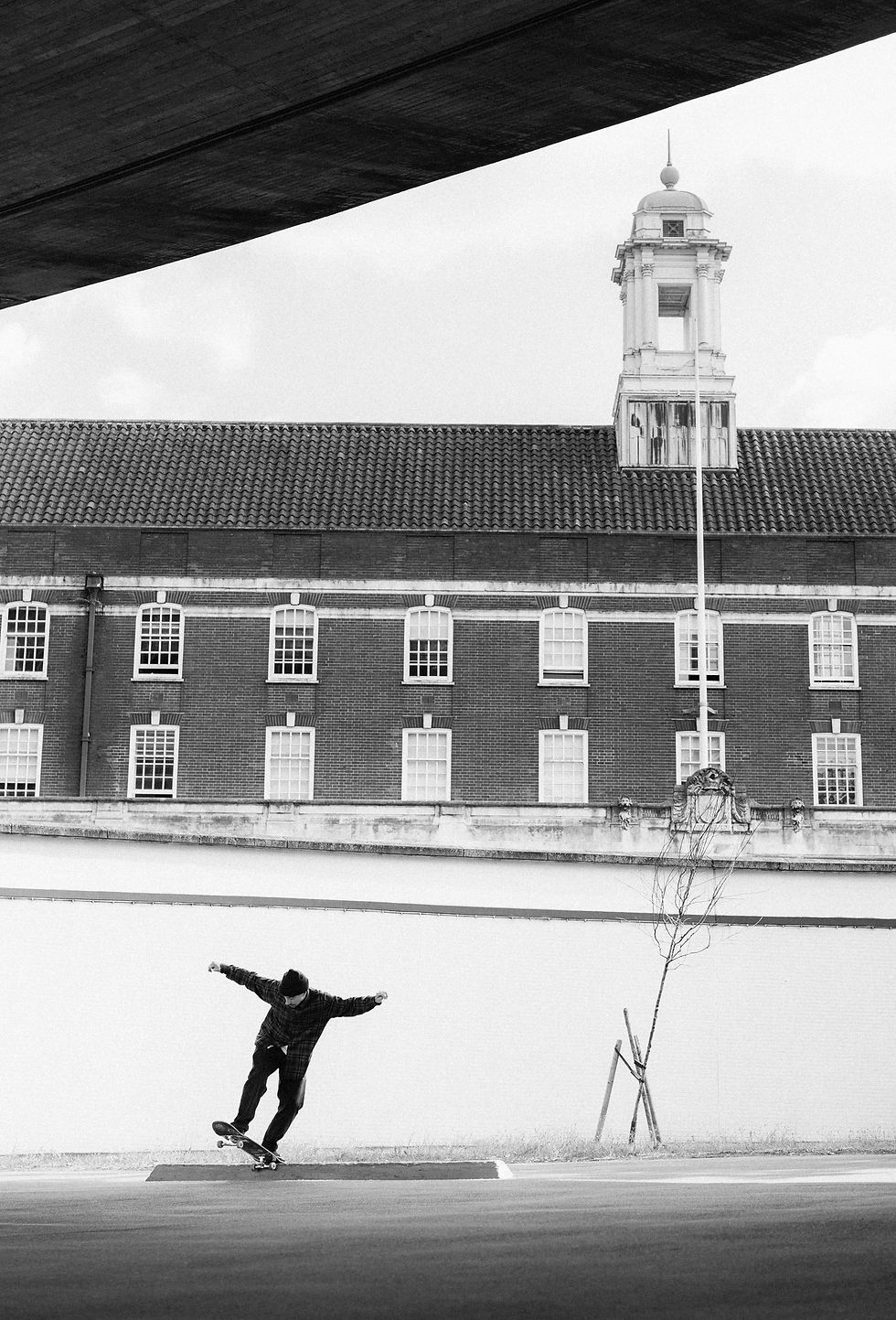 Luke Elks - Frontside bluntslide. Photo: CJ.