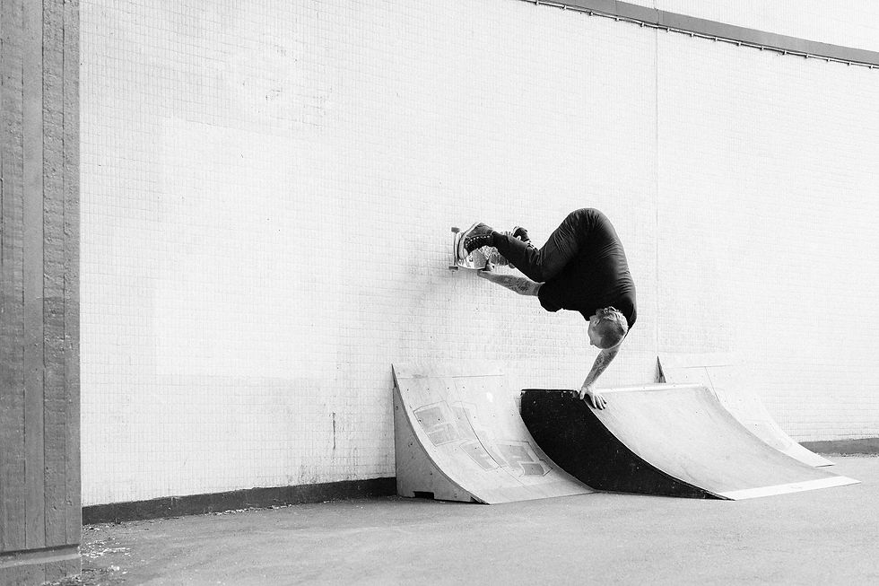 Ewen - Invert wallride. Photo: CJ.
