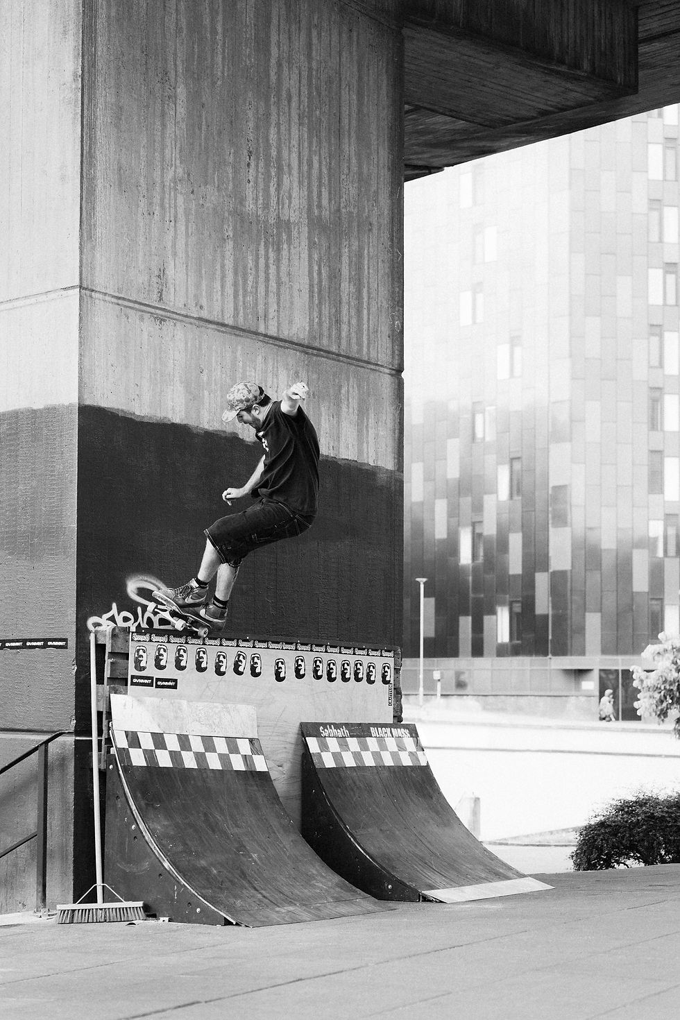Ethan Hardiman-Doody - Frontside pivot. Photo: CJ.