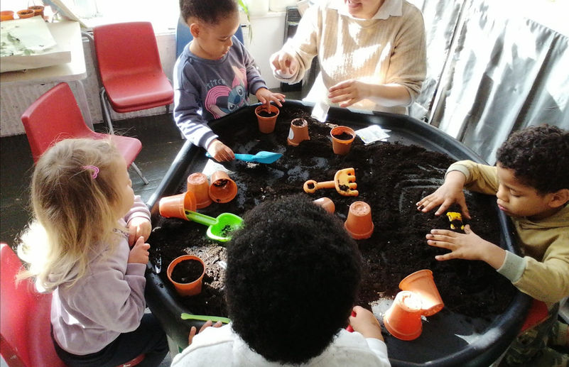 sunrise-nursery-stoke-newington-muddy-play