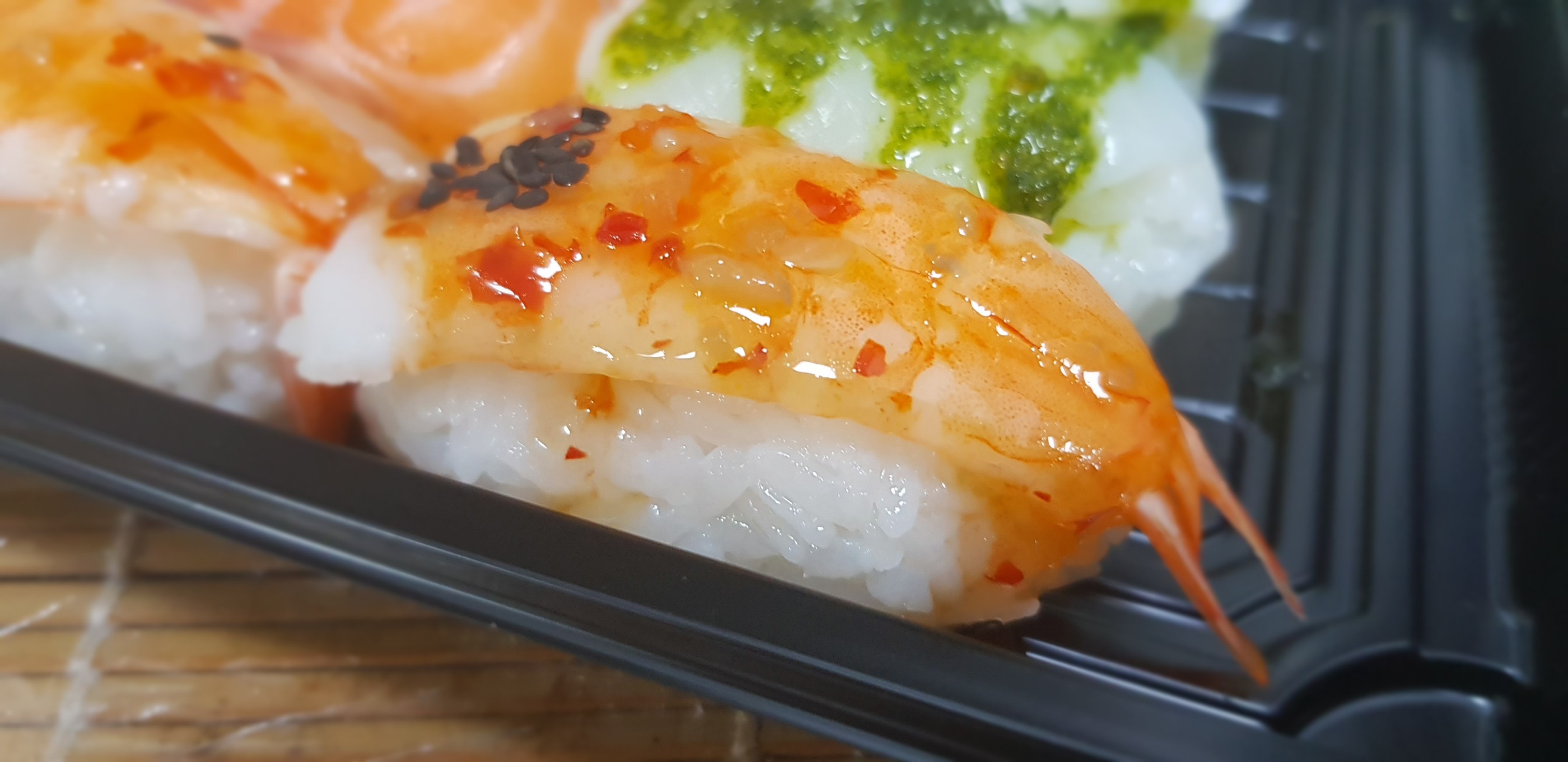 LANGOSTINO AL AJILLO MÚDAKÍ
