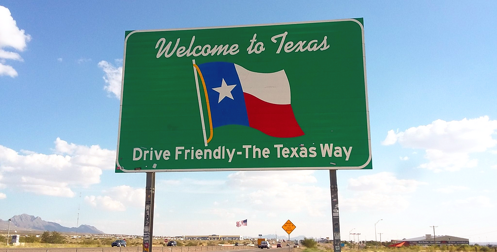 Texas_border_sign_(37105612320)_edited.png