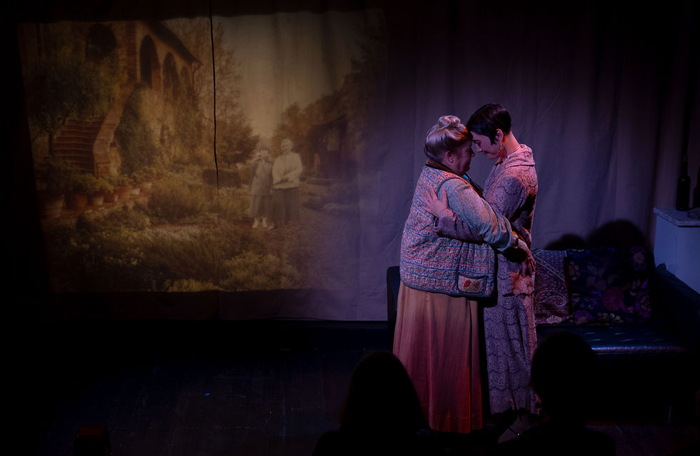 Gertrude and Alice_Western Gold Theatre_2025-11_00044_edited.jpg