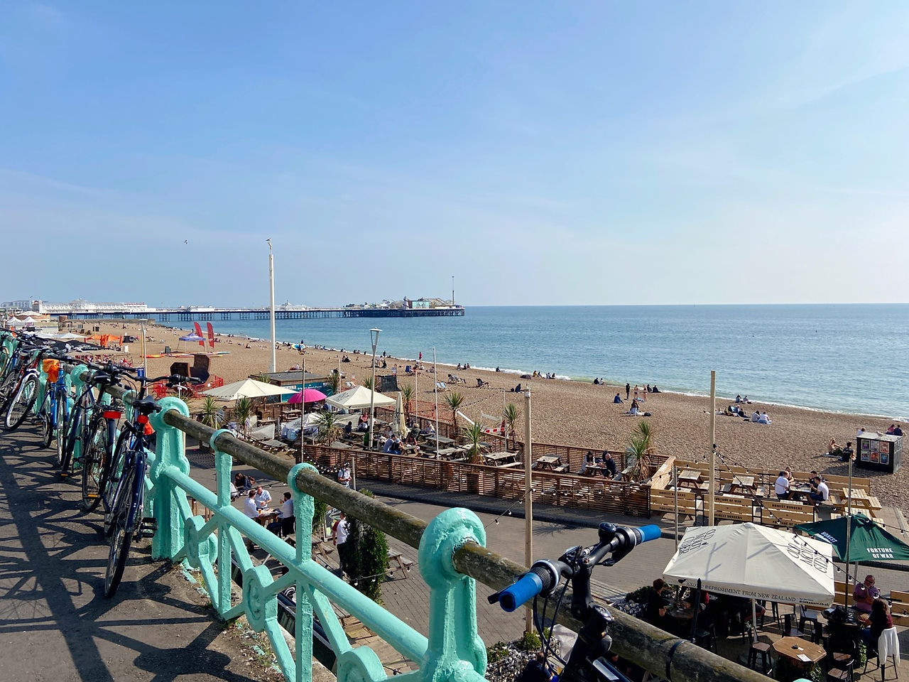 Brighton 布萊頓 火車 火車旅行 英國 英國自由行 英國旅遊 遊記 英國景點推薦 英國經典 自由行規劃 英格蘭 英皇閣 beach 海灘 日光浴