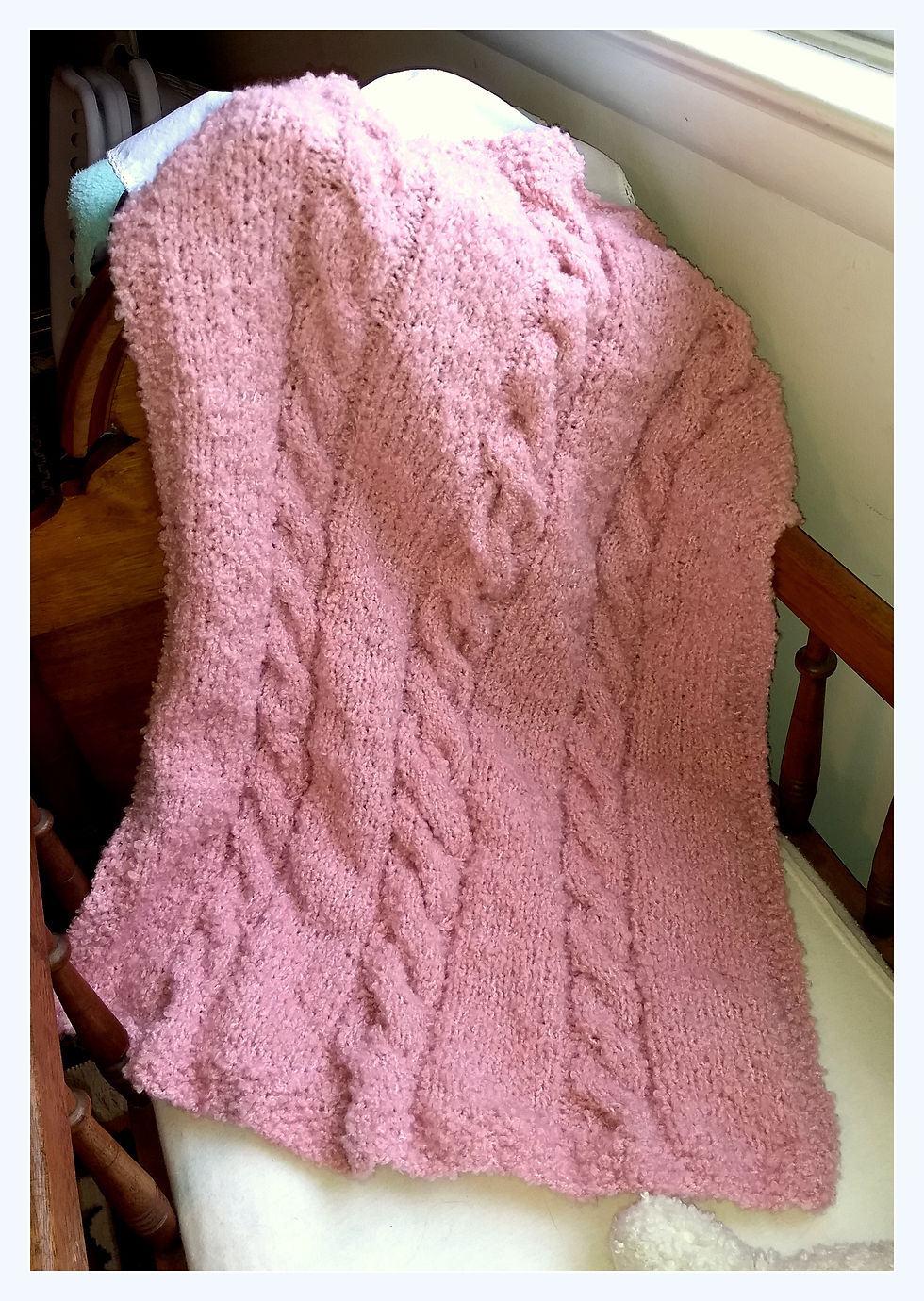 Thumbnail: Baby Snuggle Blankie Pattern (knit)