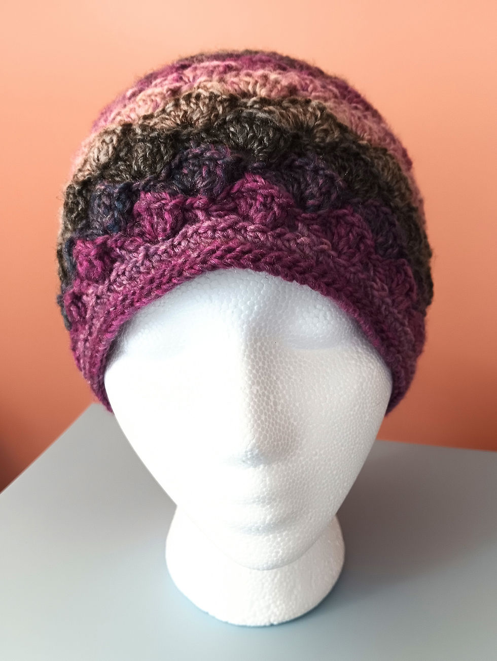 Thumbnail: Scallop Beanie with Chained Pompom (crochet)