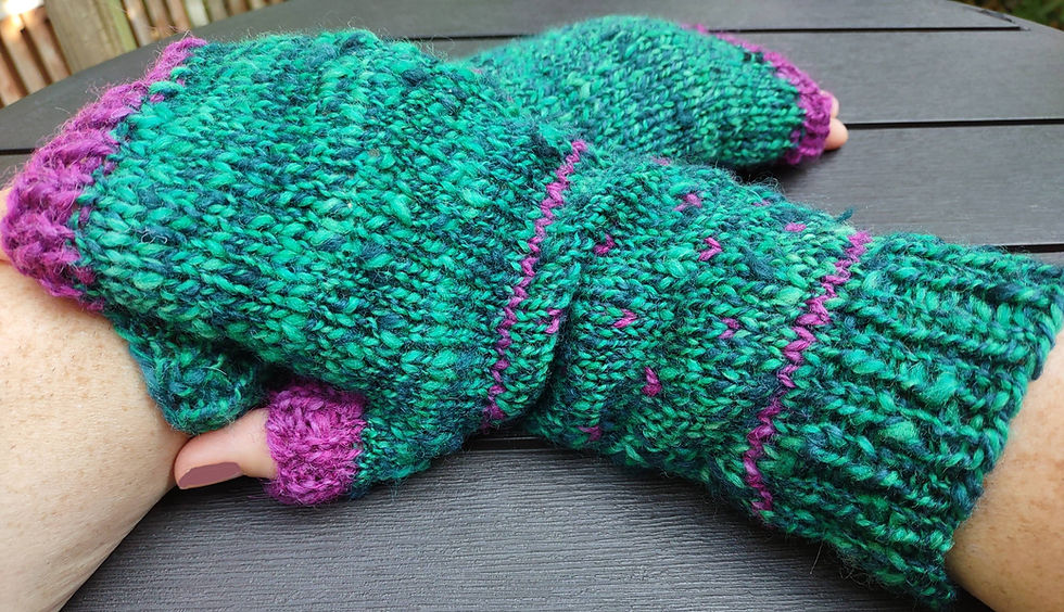 Thumbnail: Dotted Cuff Mitts Pattern (knit)
