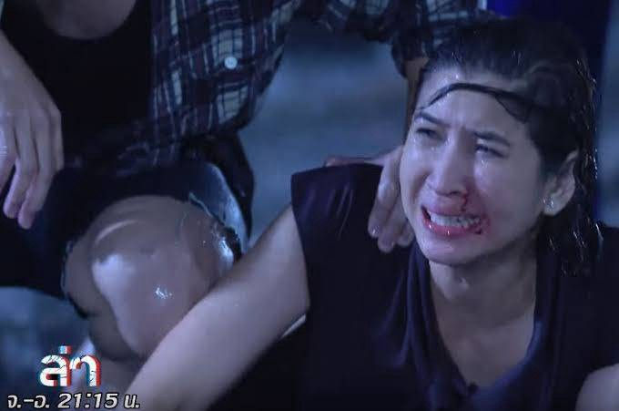 ผึ้งหนีไปลูกกกก (ภาพประกอบจากเรื่อง ล่า)