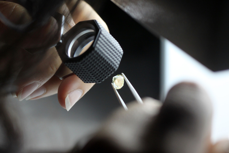 diamond grading desk lamp