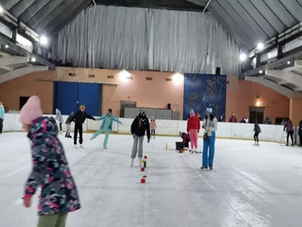 «Крижинка» залишається: чому легендарна ковзанка на Лівому березі не зникне через забудову