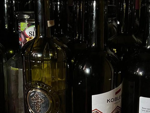 У храмі, який перейшов з УПЦ МП до ПЦУ, виявили "море" порожніх пляшок