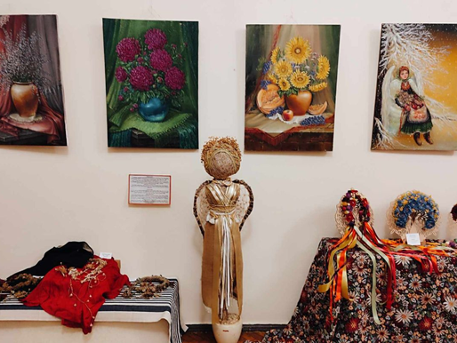 На Подолі представили яскравий світ художниці Оксани Ягодки. ФОТО