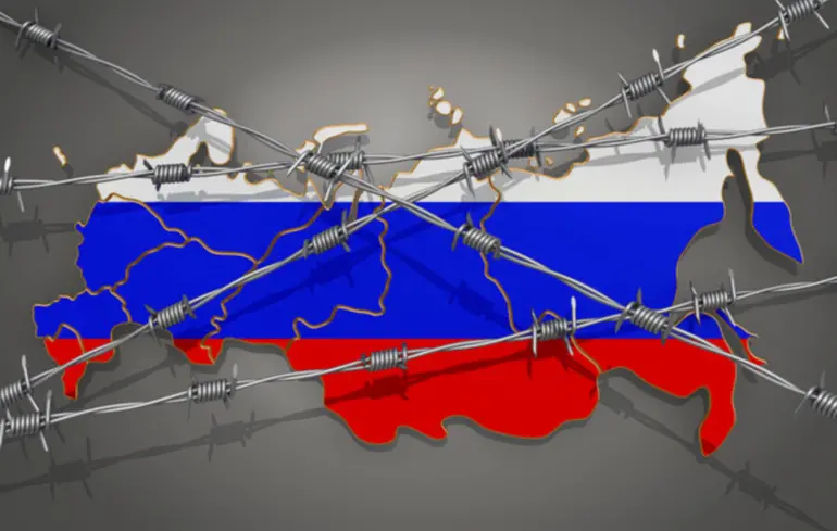 ЄС уперше вдарить санкціями по портах третіх країн через російську нафту — Reuters