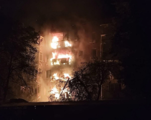 Росіяни атакували Ніжин: влучили в багатоповерхівку і термінал "Нової пошти", двоє поранених