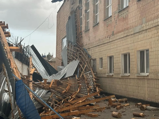 Буревій на Київщині: у мережі показали наслідки пориву