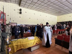 На Буковині священик УПЦ МП не дозволив відспівати в храмі українського воїна