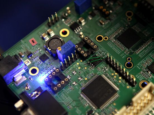 ЄС посилить контроль над реекспортом підсанкційних товарів до Росії, - Bloomberg