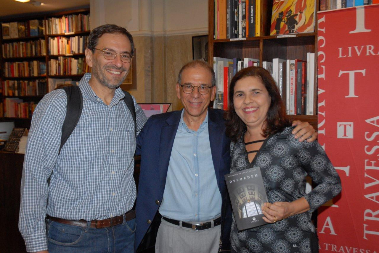 Leonardo de Souza Chaves entre Urias e B