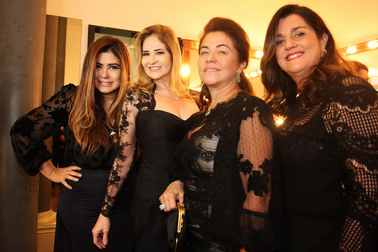 346Q9177-Ana_Lucia_Santana,_Gisela_Marke