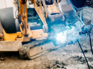 photodune-rzFHh9oU-close-up-of-welder-on