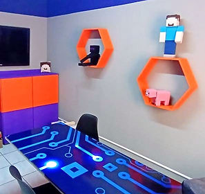 Mesa Sala Robotica 2_edited.jpg
