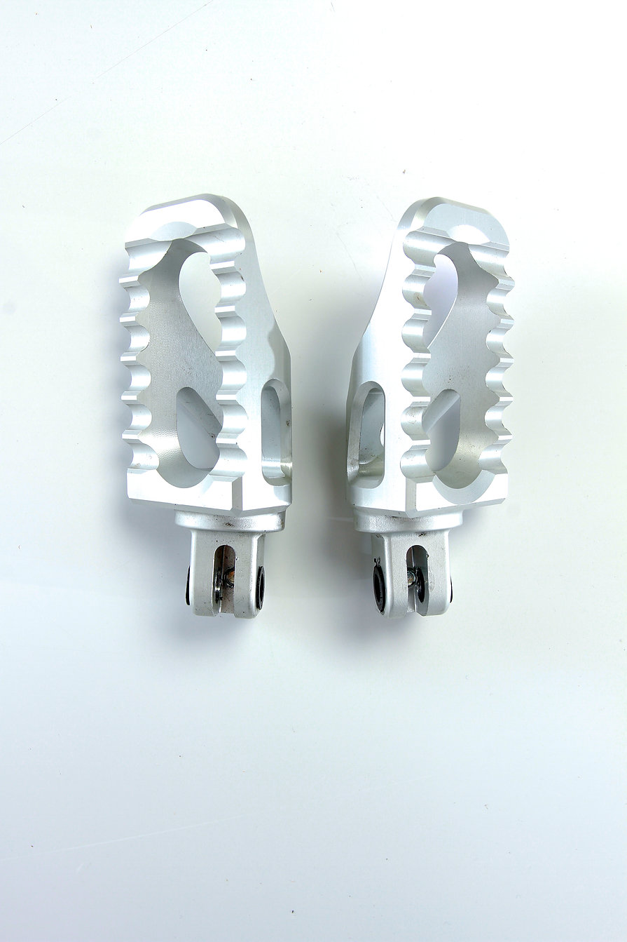 reposes pieds aluminium usiné scrambler royal enfield hunter 350